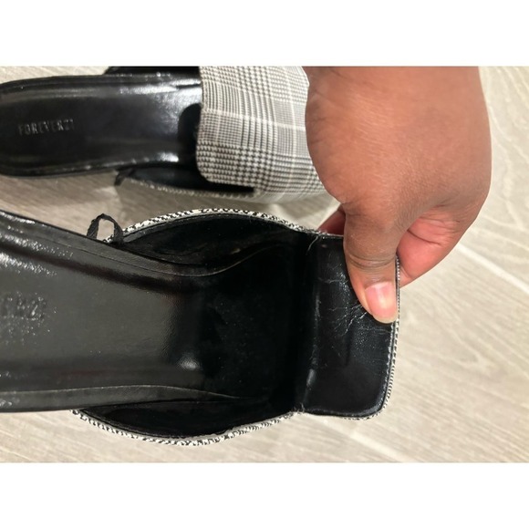 Plaid Mules Size 7 - Picture 8 of 8